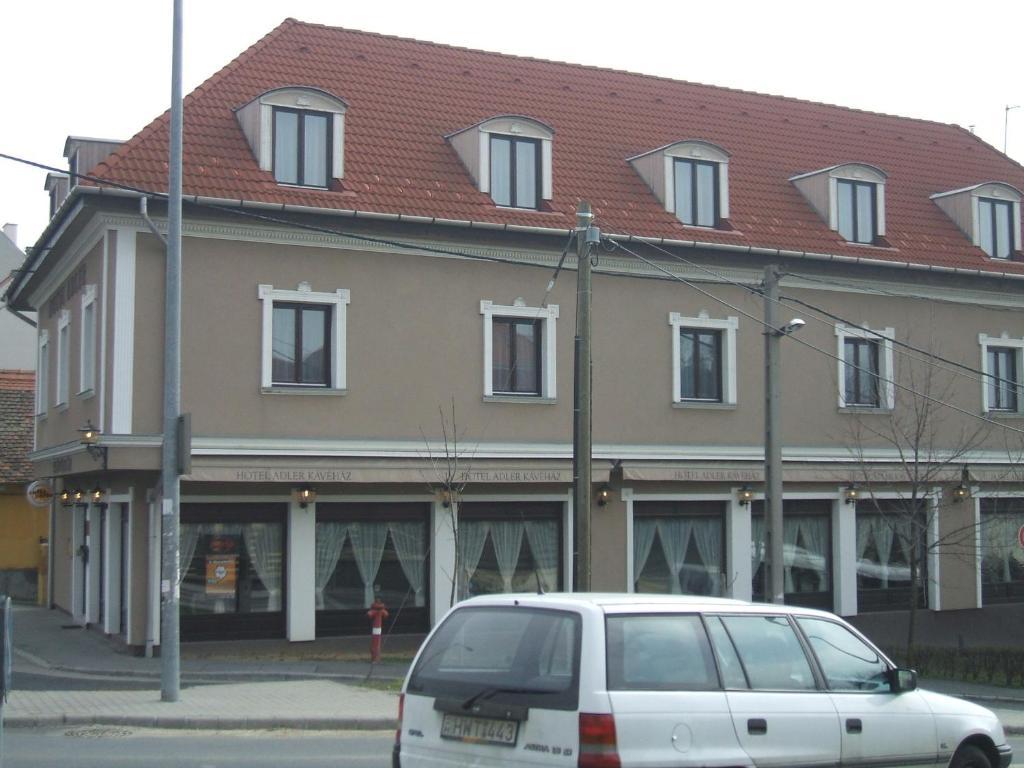 Adler Hotel Budaors Exterior photo